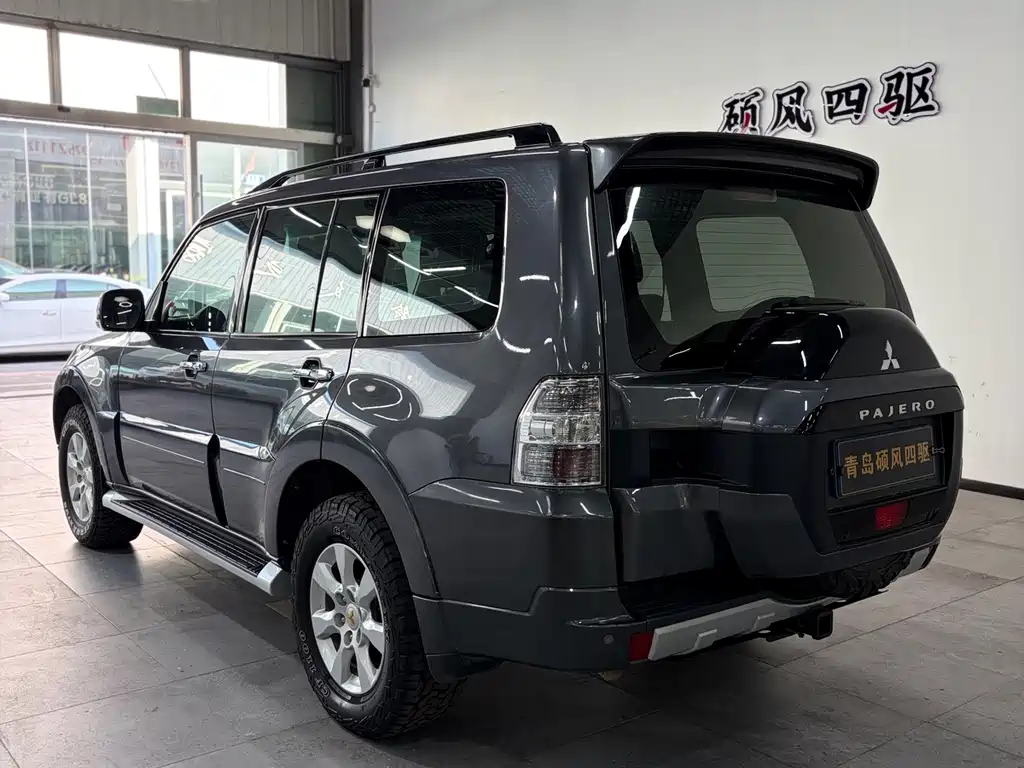 Mitsubishi Pajero (Import) — миниатюра 3