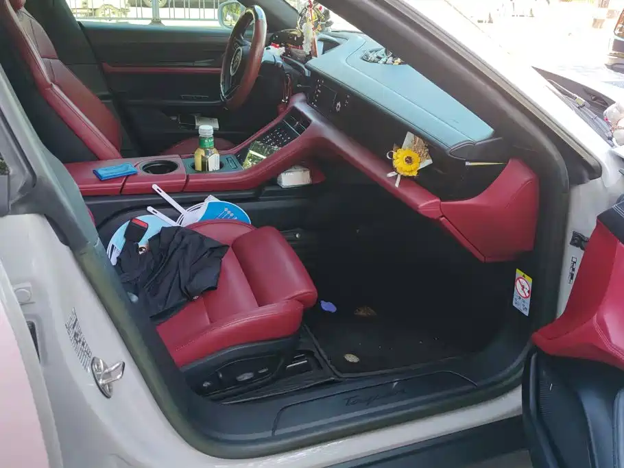 Porsche Taycan — миниатюра 8