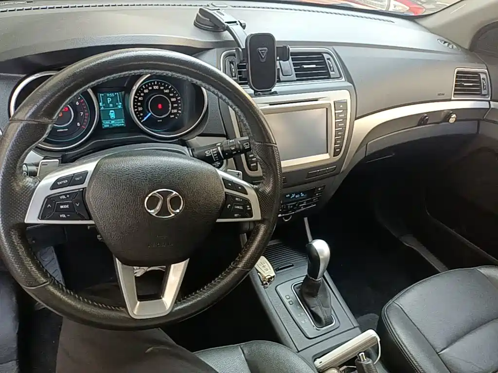 BAIC Senova X65 — миниатюра 10