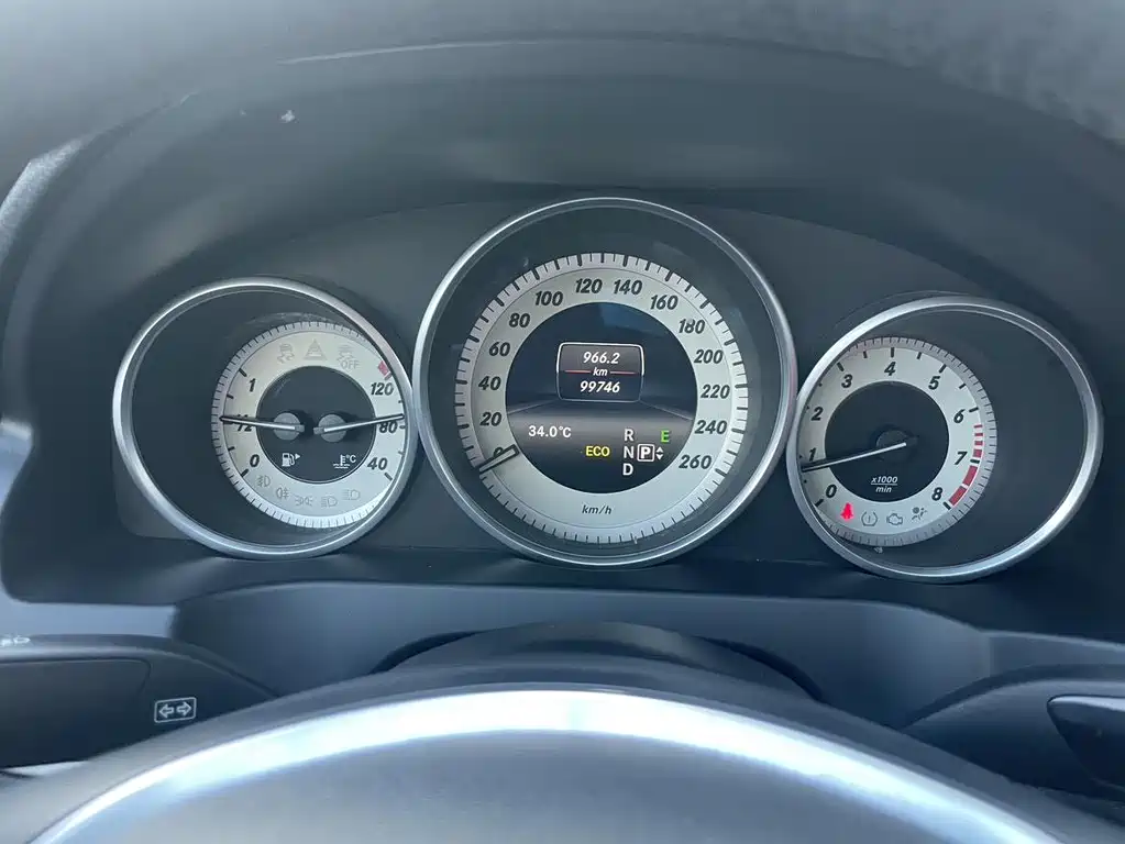 Mercedes-Benz E-Class (Import) — миниатюра 8