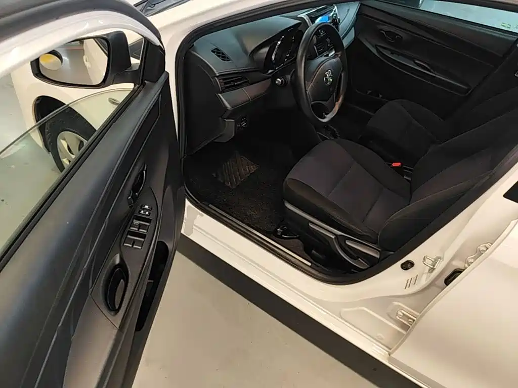 Toyota Yaris L — миниатюра 16