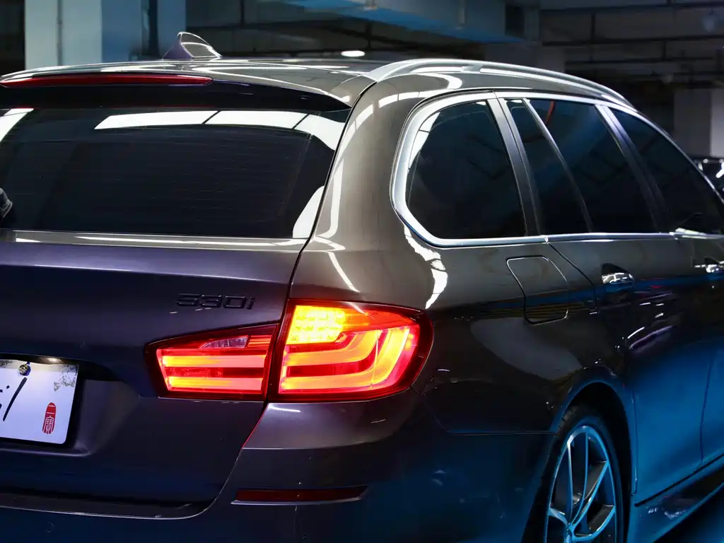 BMW 5 Series 5 2012 530i Lead