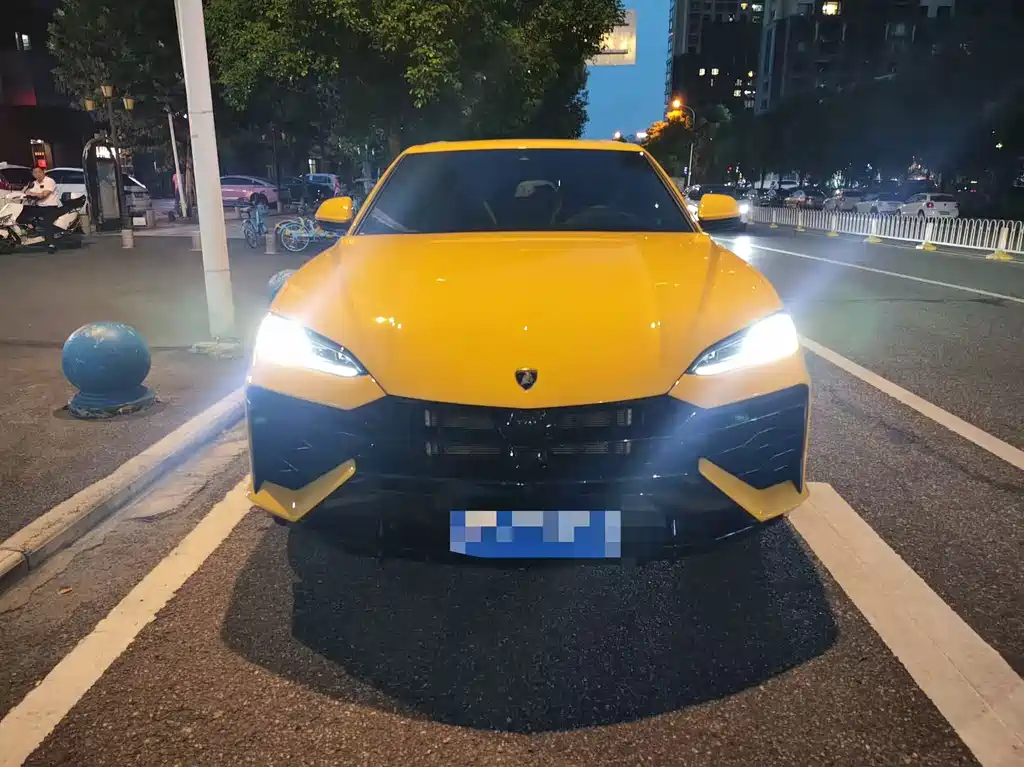 Lamborghini Urus SE — миниатюра 3