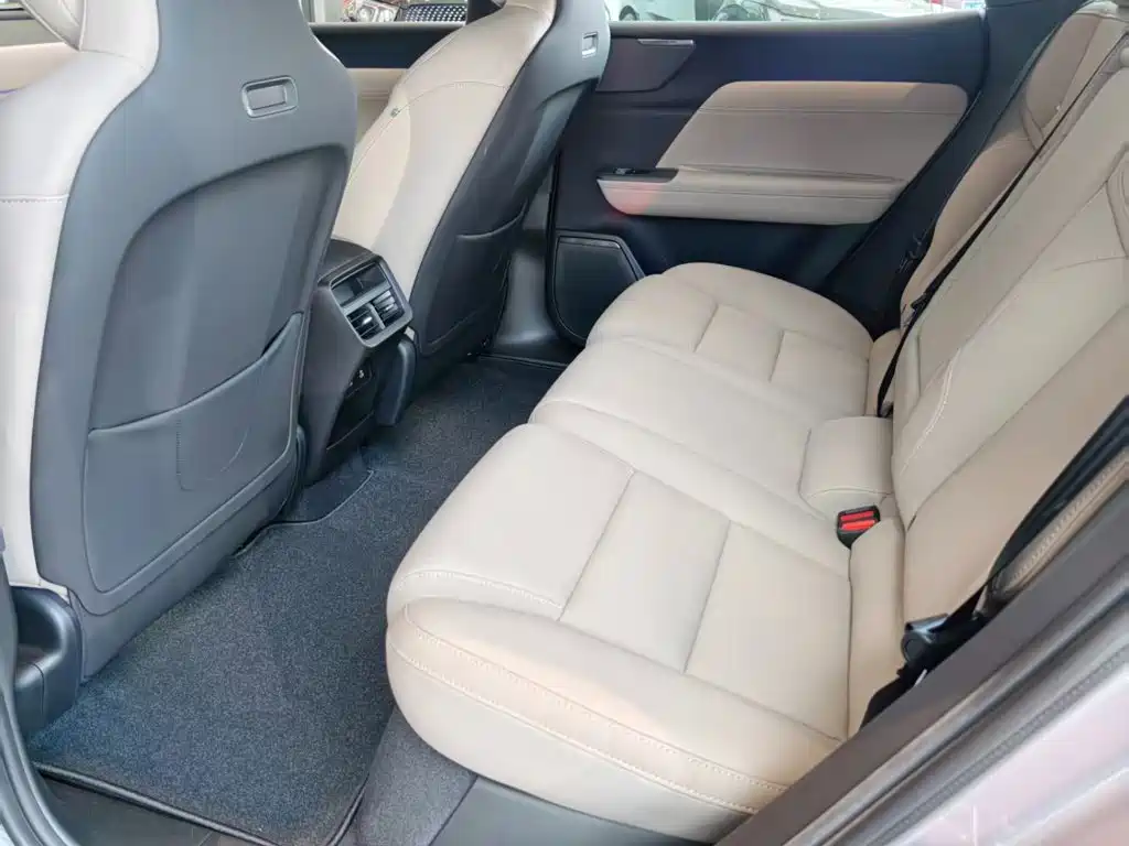 Volvo XC70 PHEV 2WD Long Range Core, фото 14
