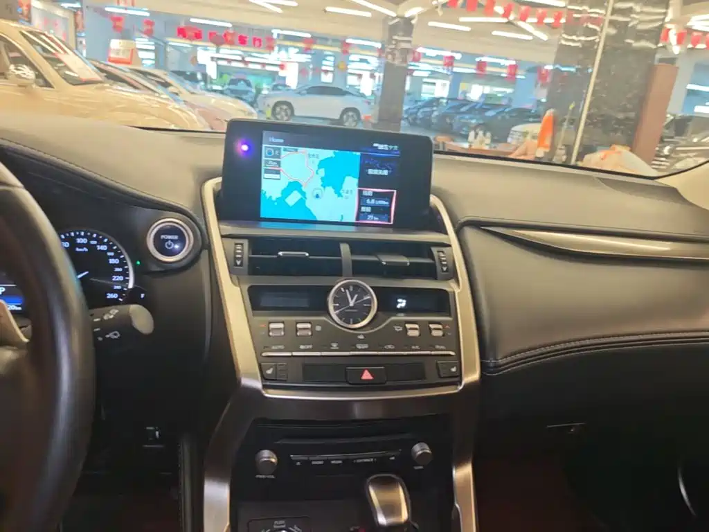 Lexus NX — миниатюра 13
