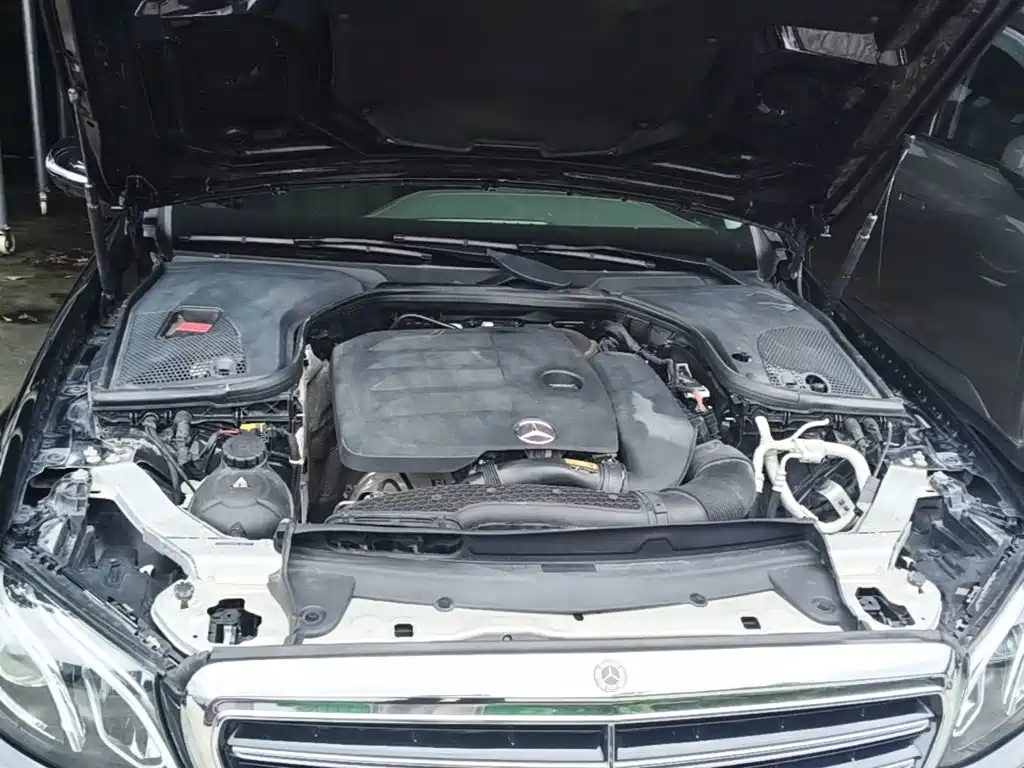 Mercedes-Benz E-Class — миниатюра 20