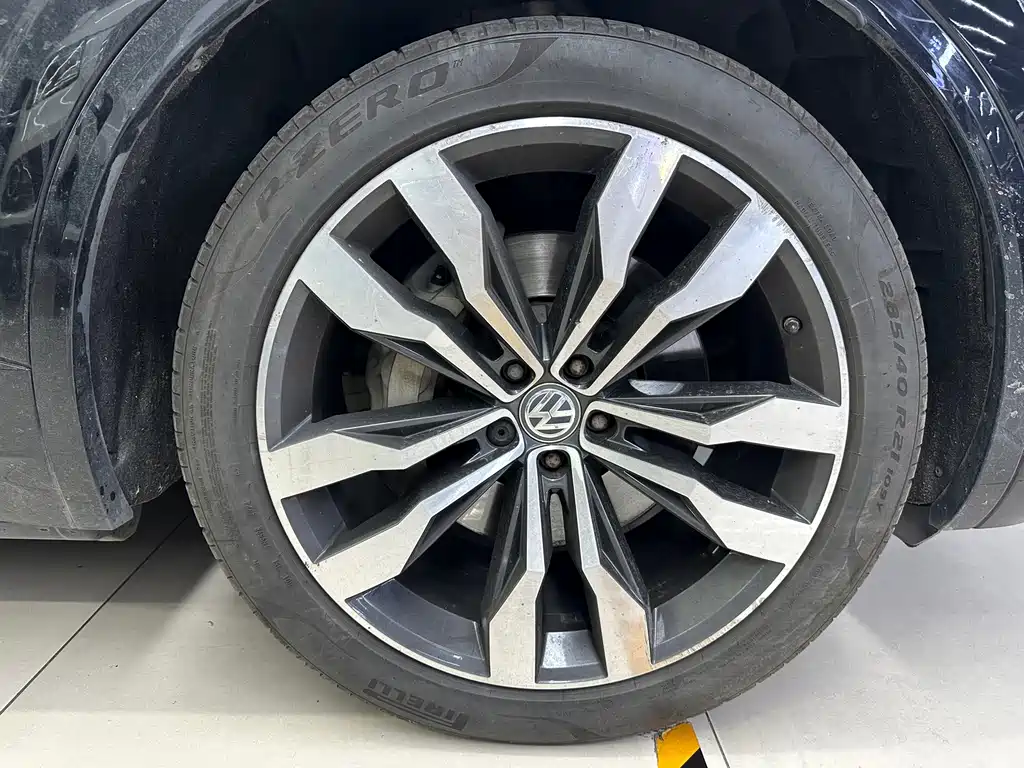 Volkswagen Touareg — миниатюра 25