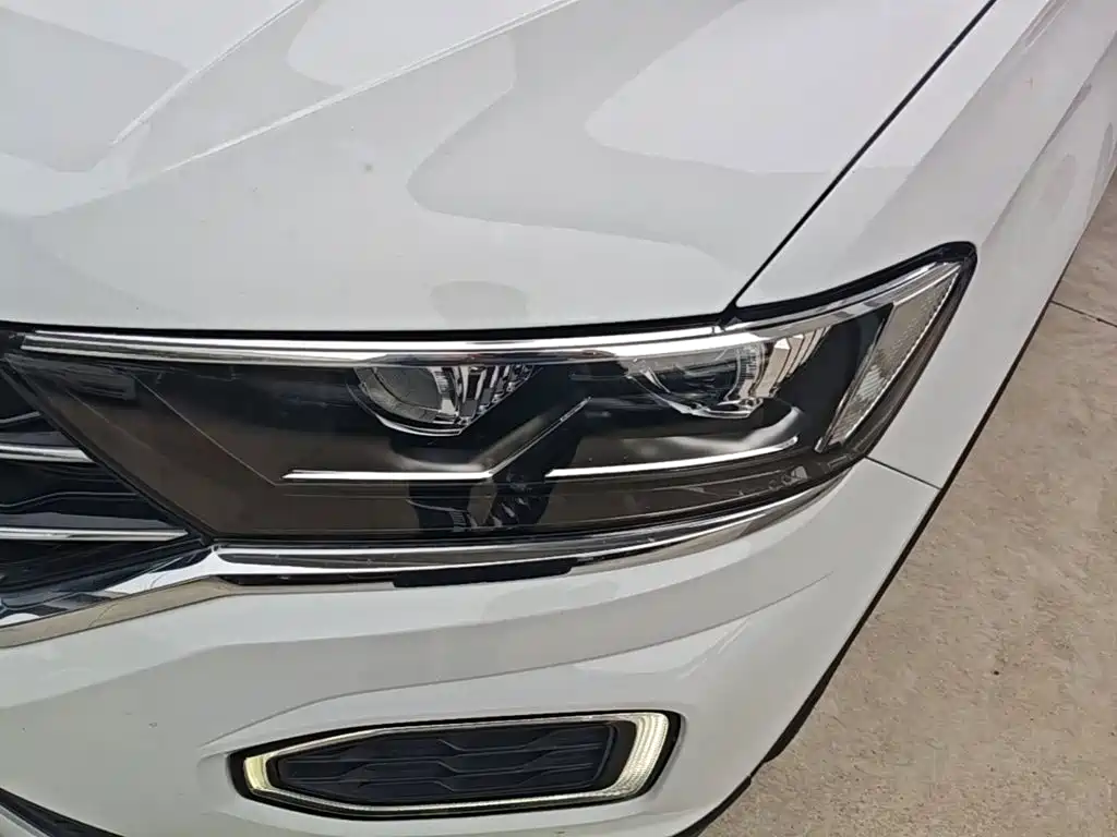 Volkswagen T-Roc — миниатюра 24