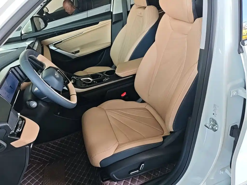 Geely Boyue L — миниатюра 15