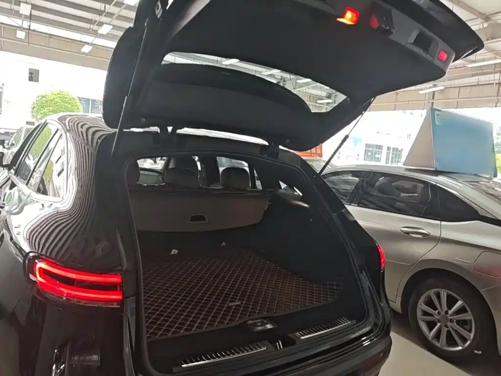Mercedes-Benz EQC — миниатюра 19