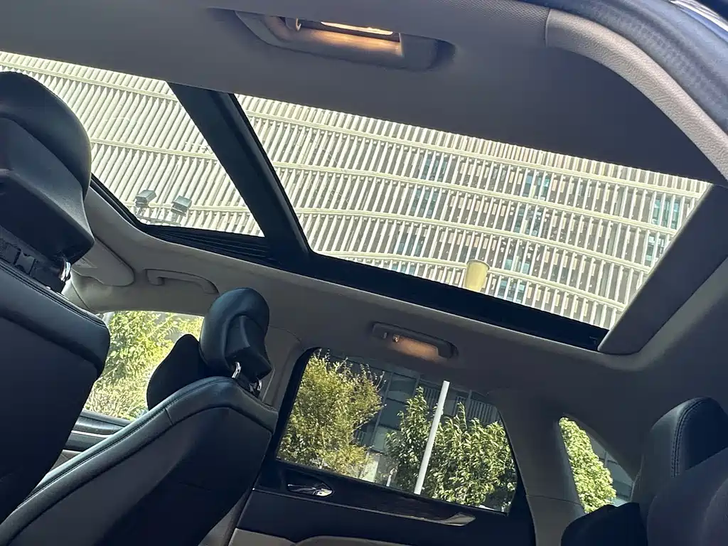 Lincoln MKC — миниатюра 11