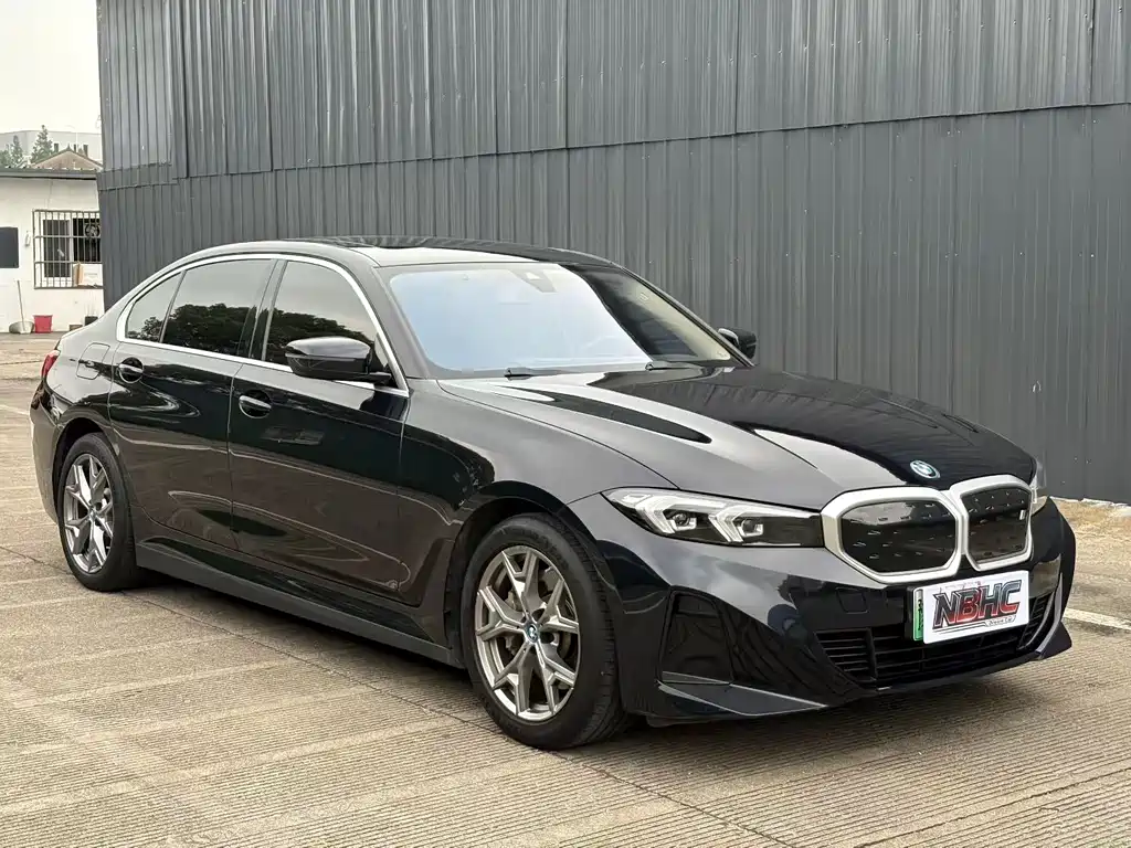 BMW i3 2022 eDrive 35 L