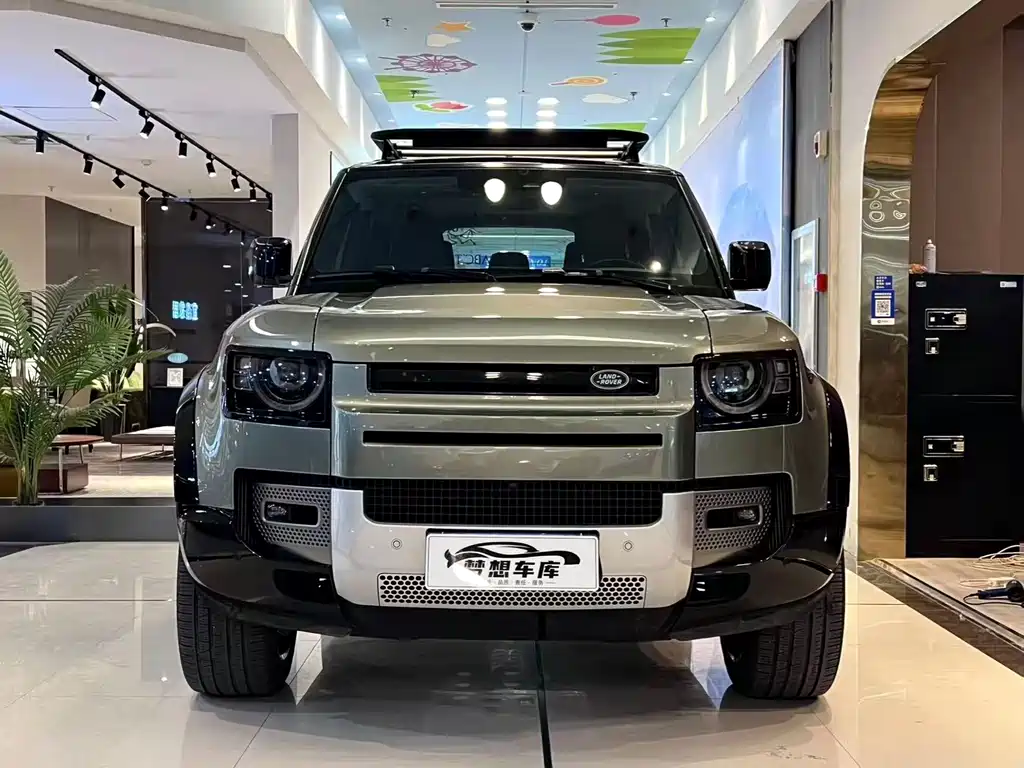 Land Rover Defender 2021
