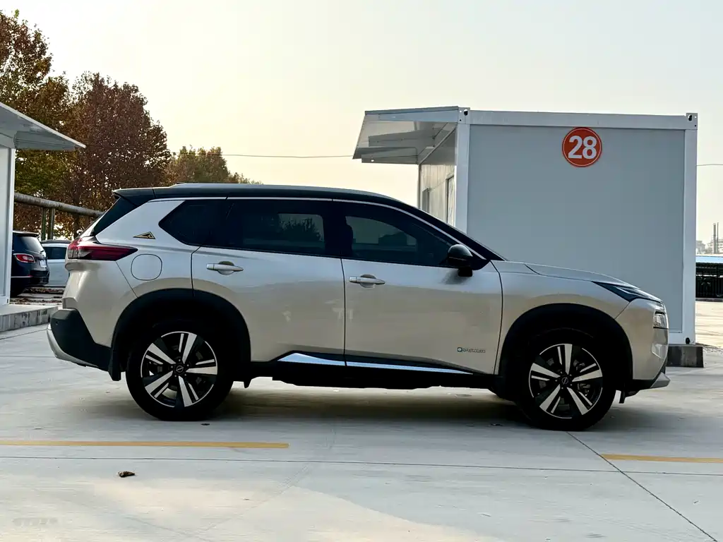 Nissan X-Trail — миниатюра 4