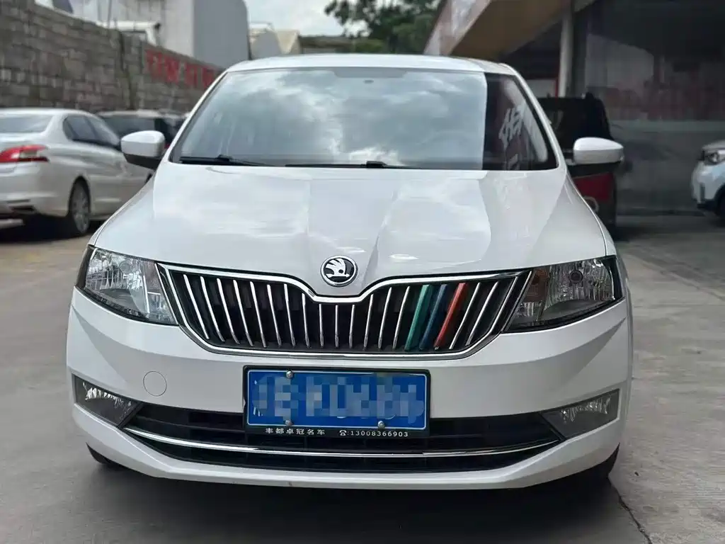 Skoda Rapid Spaceback — миниатюра 3