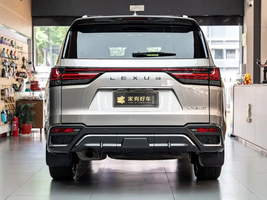 Lexus LX — миниатюра 5