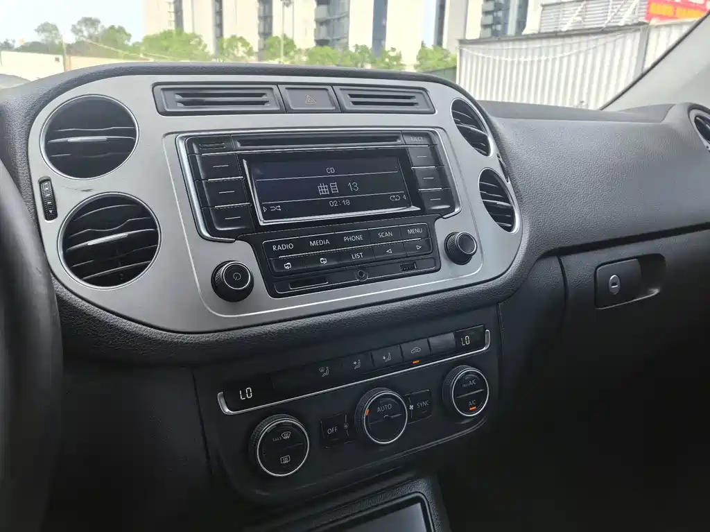 Volkswagen Tiguan — миниатюра 9