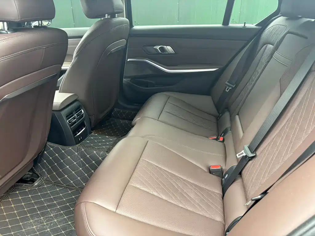 BMW i3 2022 eDrive 35 L