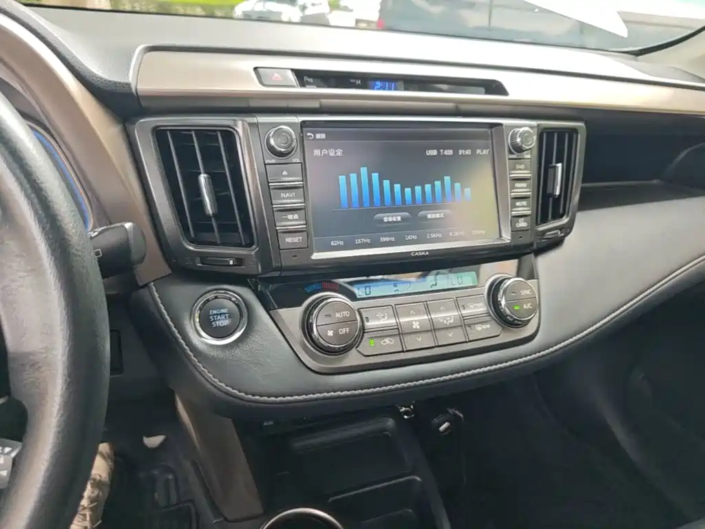 Toyota RAV4 — миниатюра 13