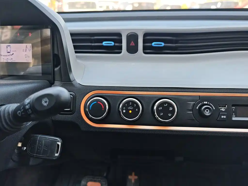 Wuling MINIEV — миниатюра 13