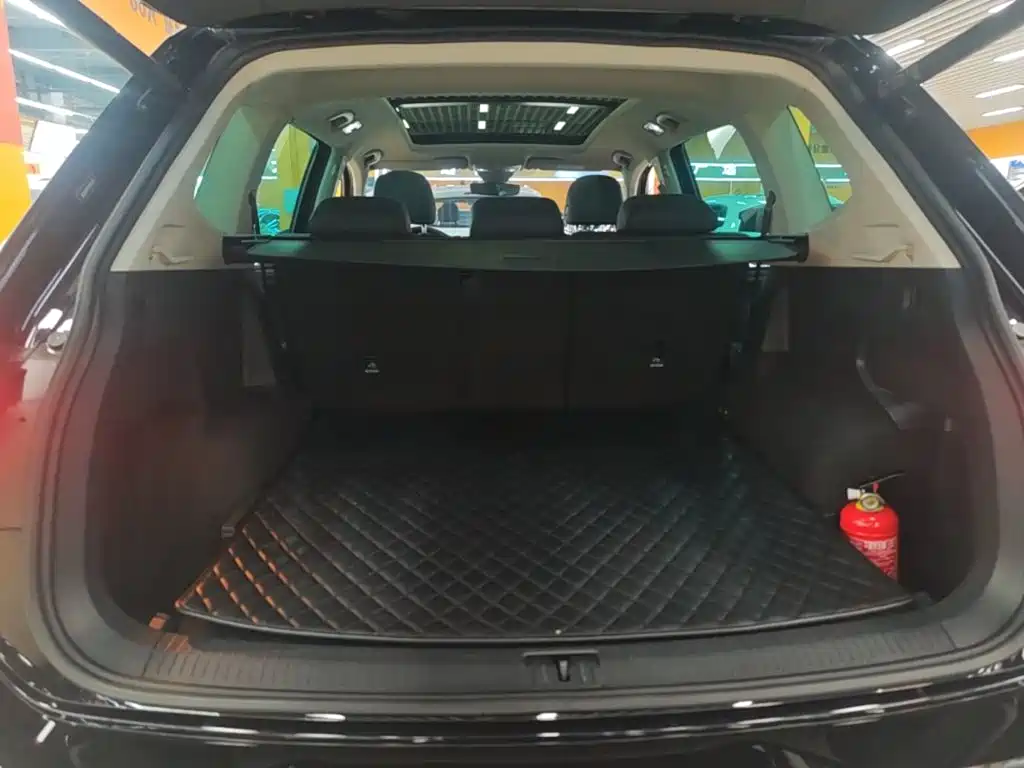 Volkswagen Tiguan L — миниатюра 19