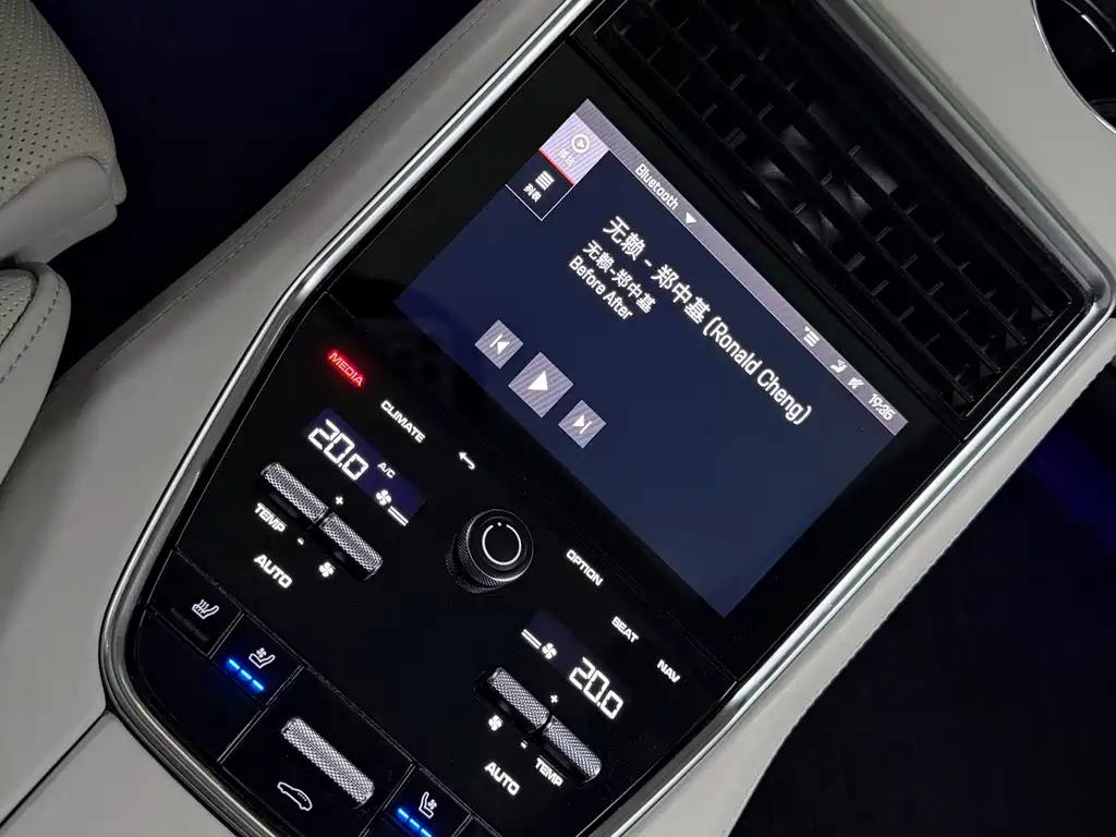 Porsche Panamera Hybrid — миниатюра 16