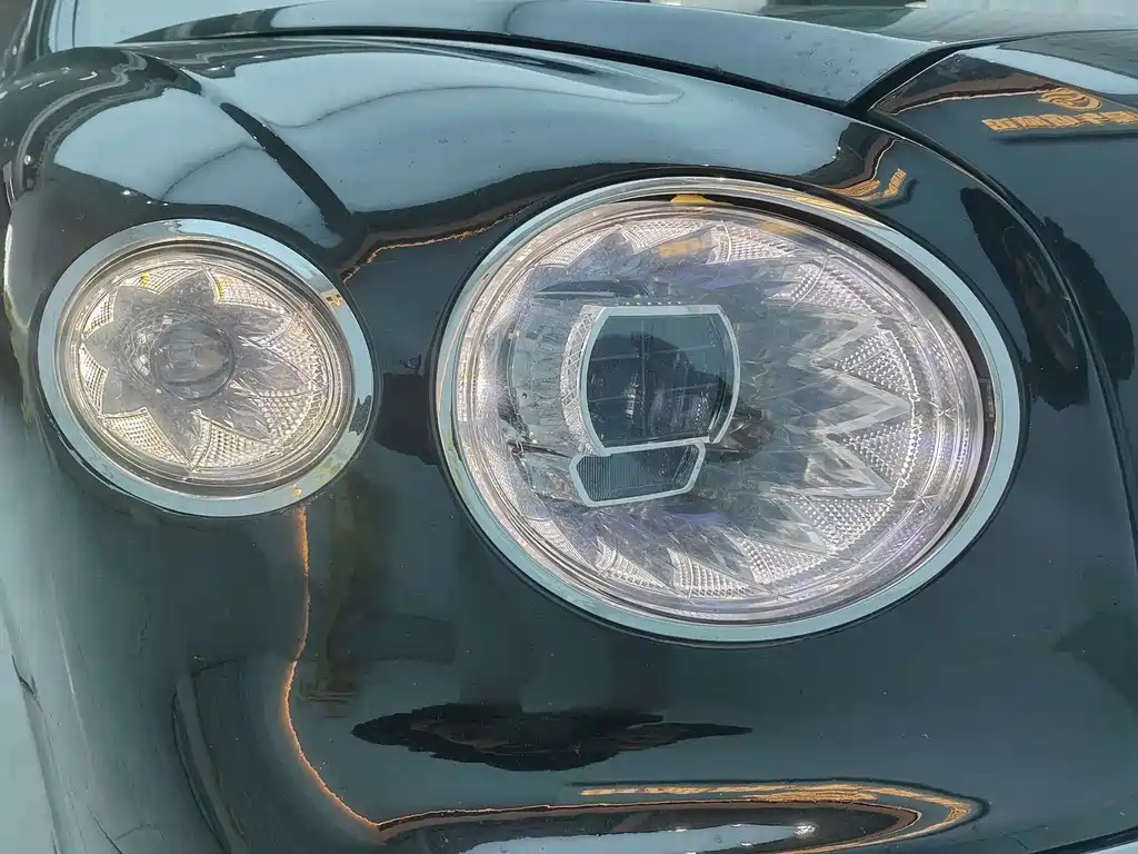 Bentley Flying Spur — миниатюра 20