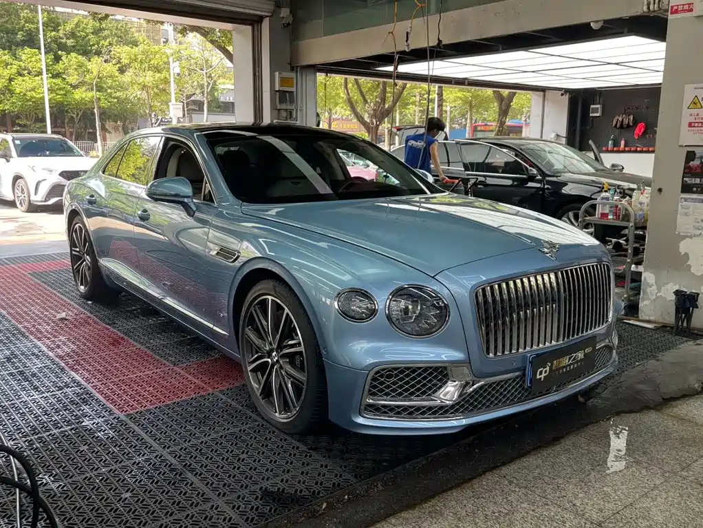 Bentley Flying Spur — миниатюра 3