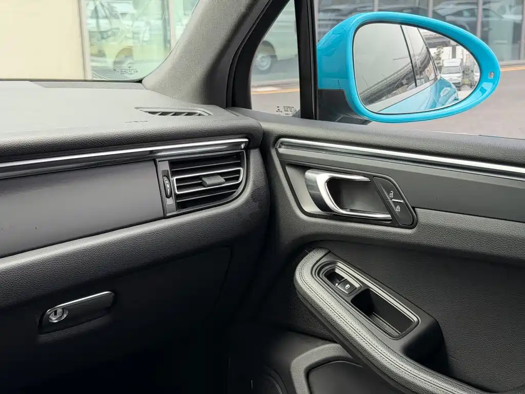Porsche Macan — миниатюра 15
