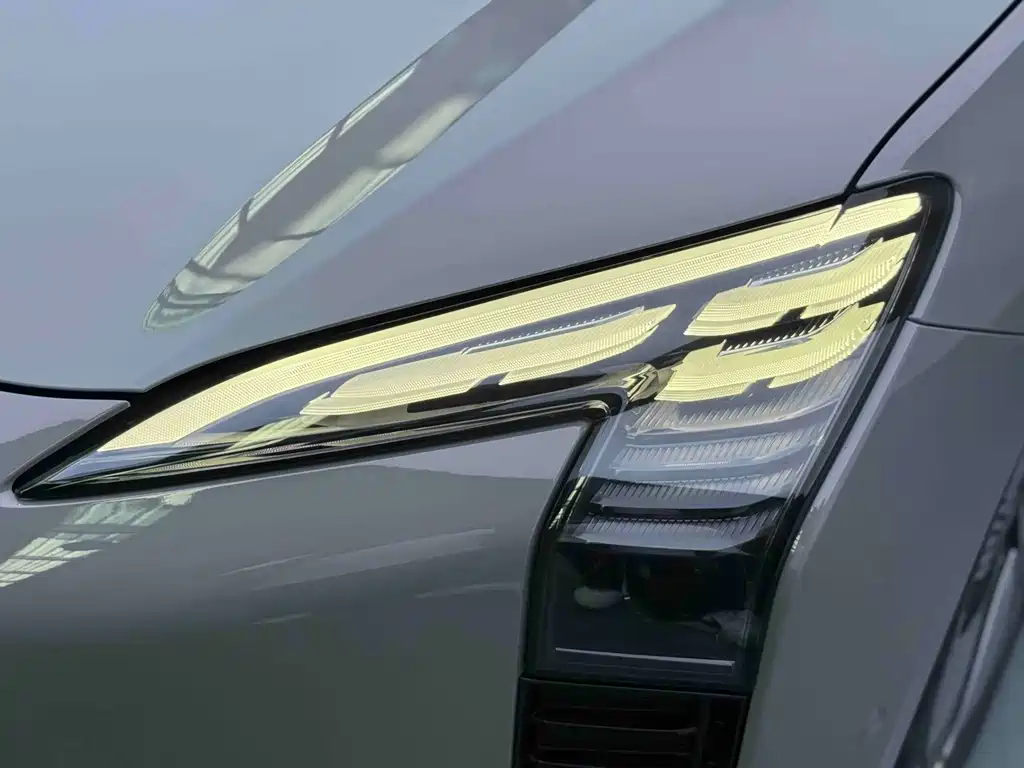 Hongqi Hongqi EH7 — миниатюра 10