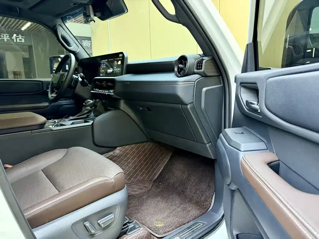 Toyota Prado — миниатюра 12