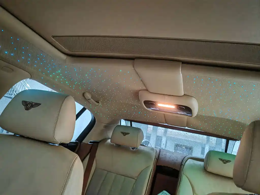 Bentley Flying Spur — миниатюра 18