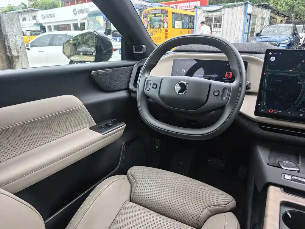 Volvo гибрид Volvo XC70 plug-in — миниатюра 8