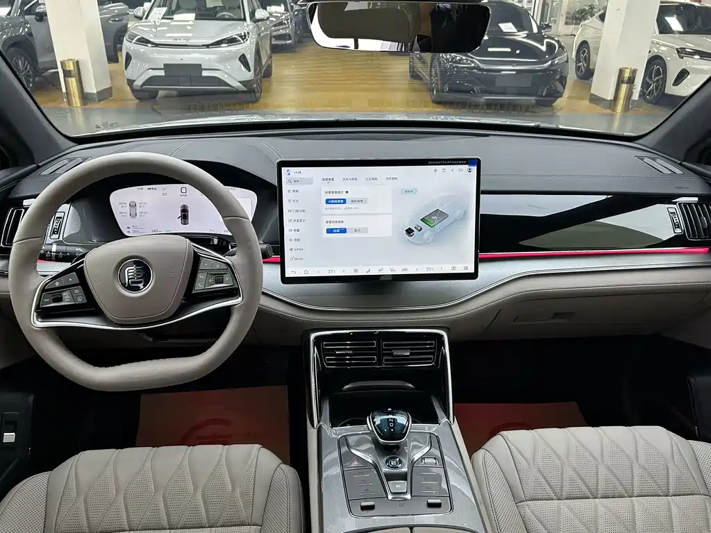 BYD Tang New Energy — миниатюра 6