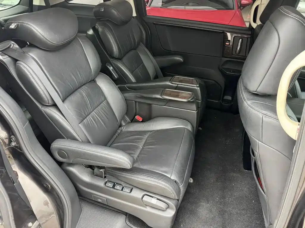Honda Elysion — миниатюра 8
