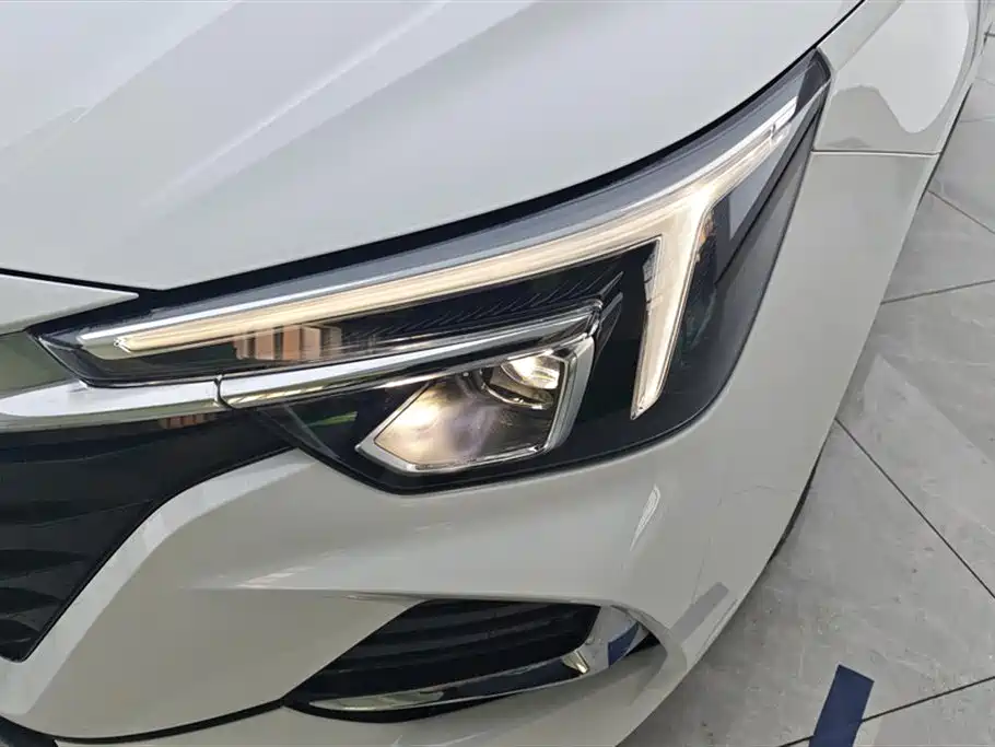 Roewe i6 MAX 2023 EV 420