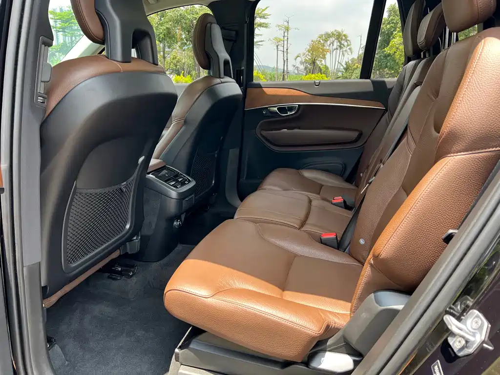 Volvo XC90 2020 T6 Luxury 7 мест