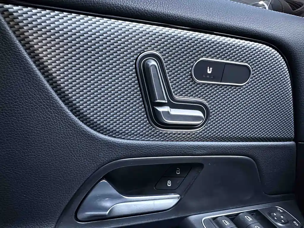 Mercedes-Benz GLA — миниатюра 14