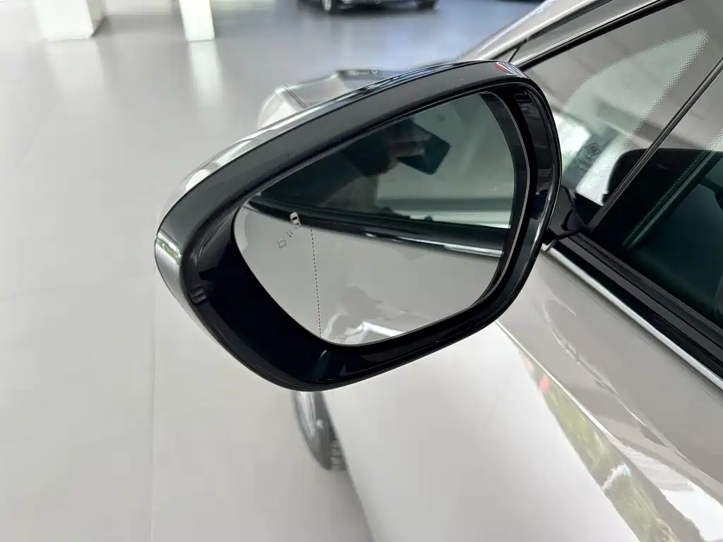 Hongqi Hongqi EH7 — миниатюра 18