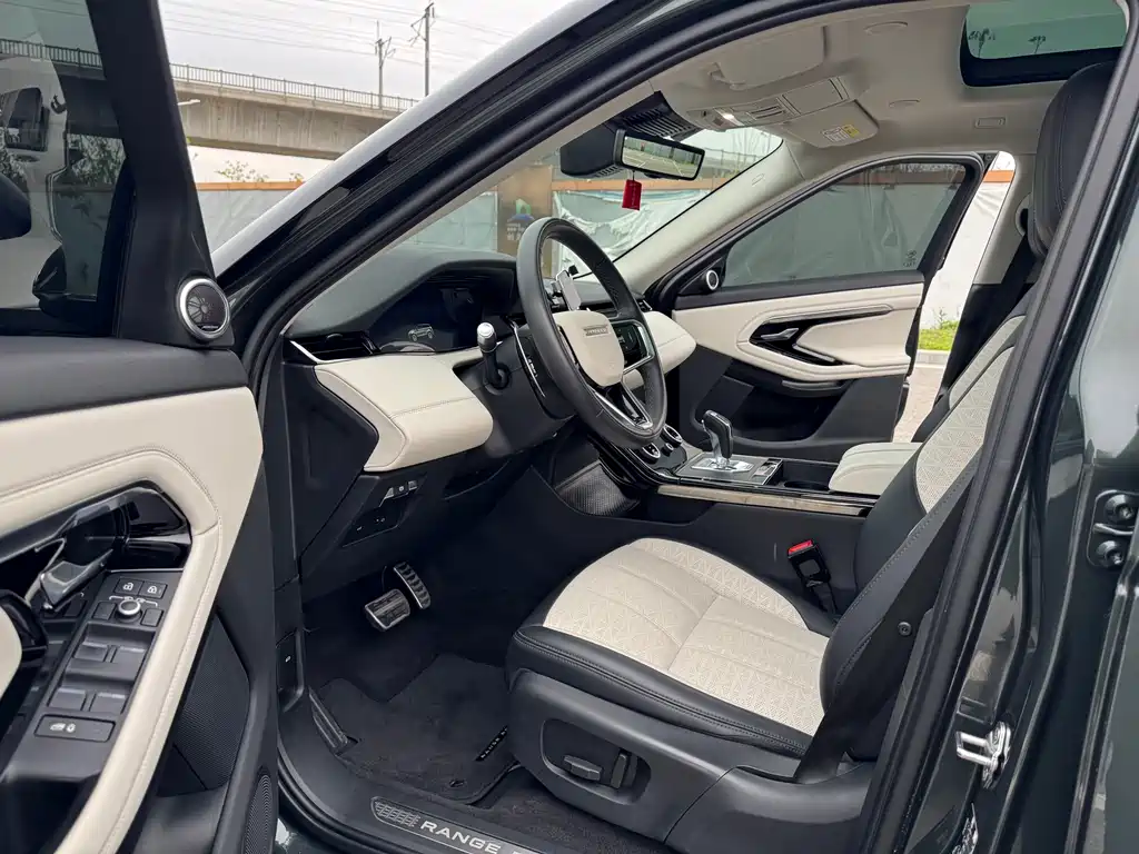 Land Rover Range Rover Evoque 2022 L 249PS R-Dynamic Luxury