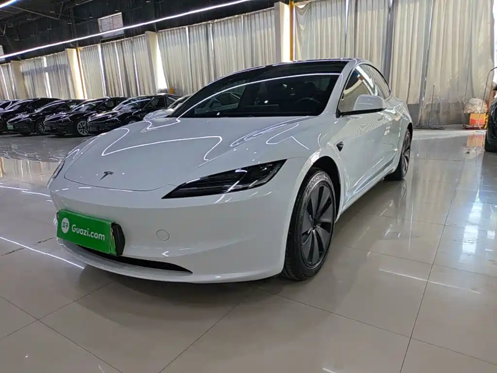 Tesla Model 3 — миниатюра 2