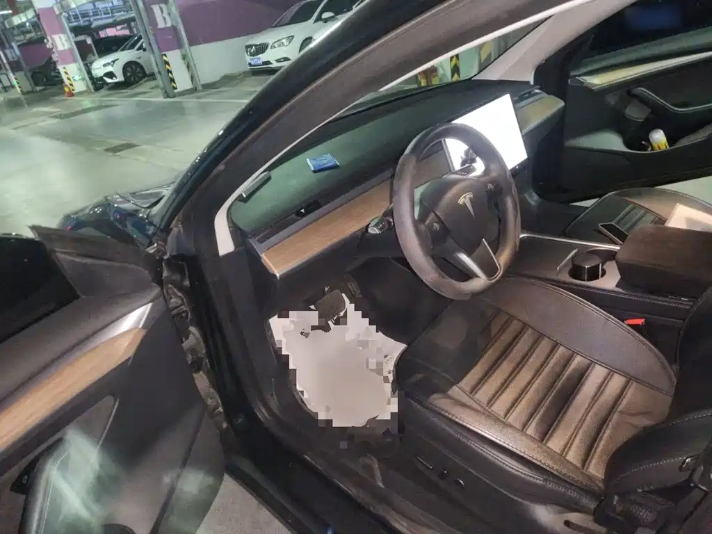Tesla Model 3 — миниатюра 12
