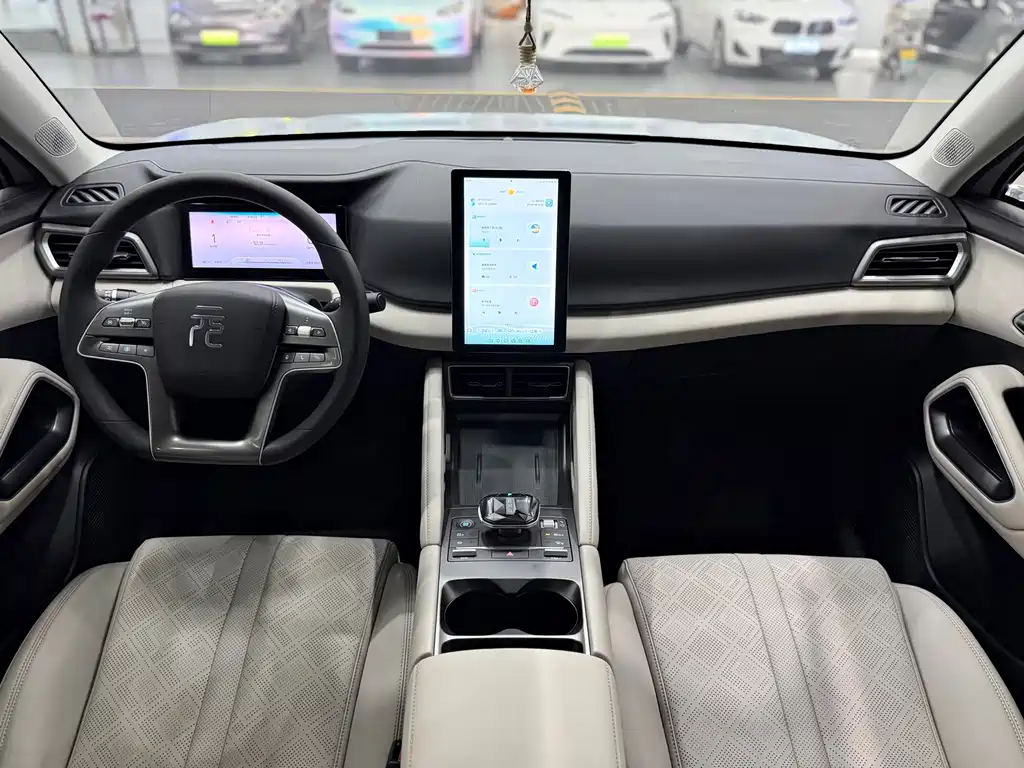 BYD Yuan UP — миниатюра 11