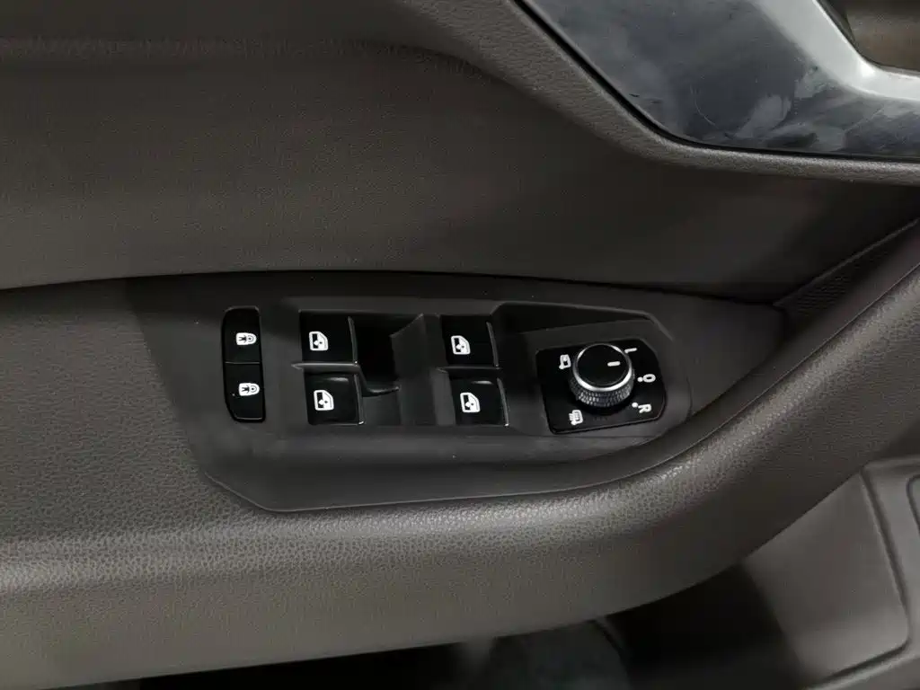 Volkswagen Touareg 2021 3.0TSI Sport