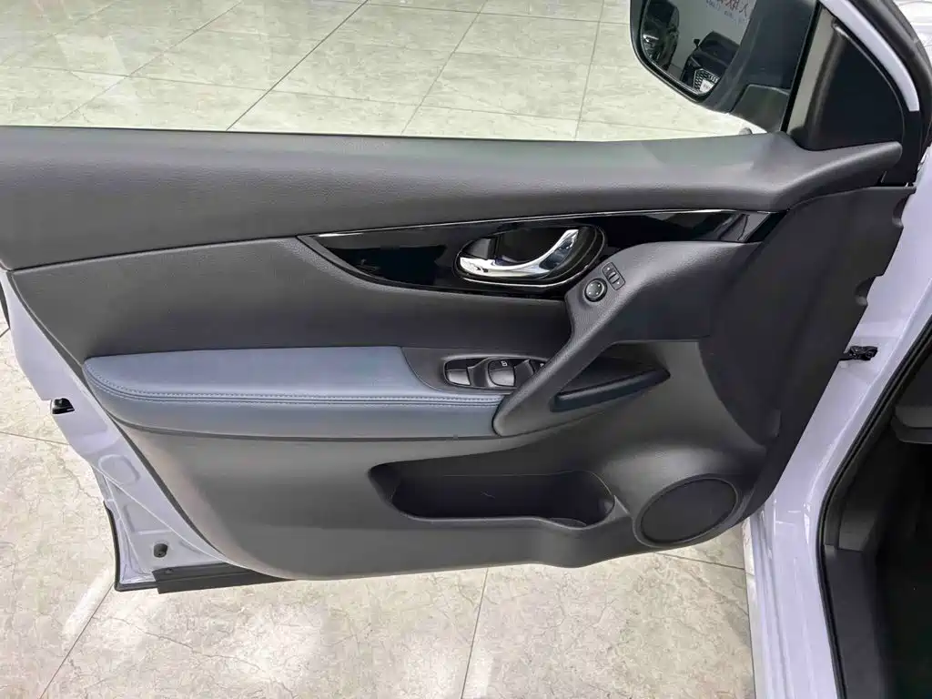 Nissan Qashqai — миниатюра 11