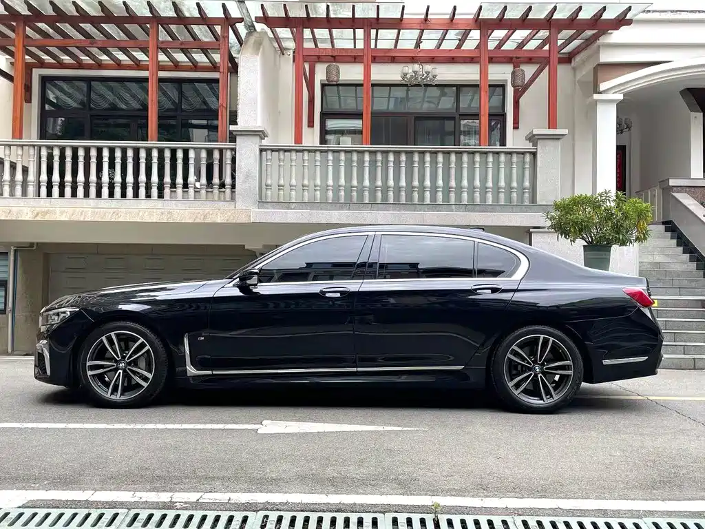 BMW 7 Series 7 2021 730Li M Sport