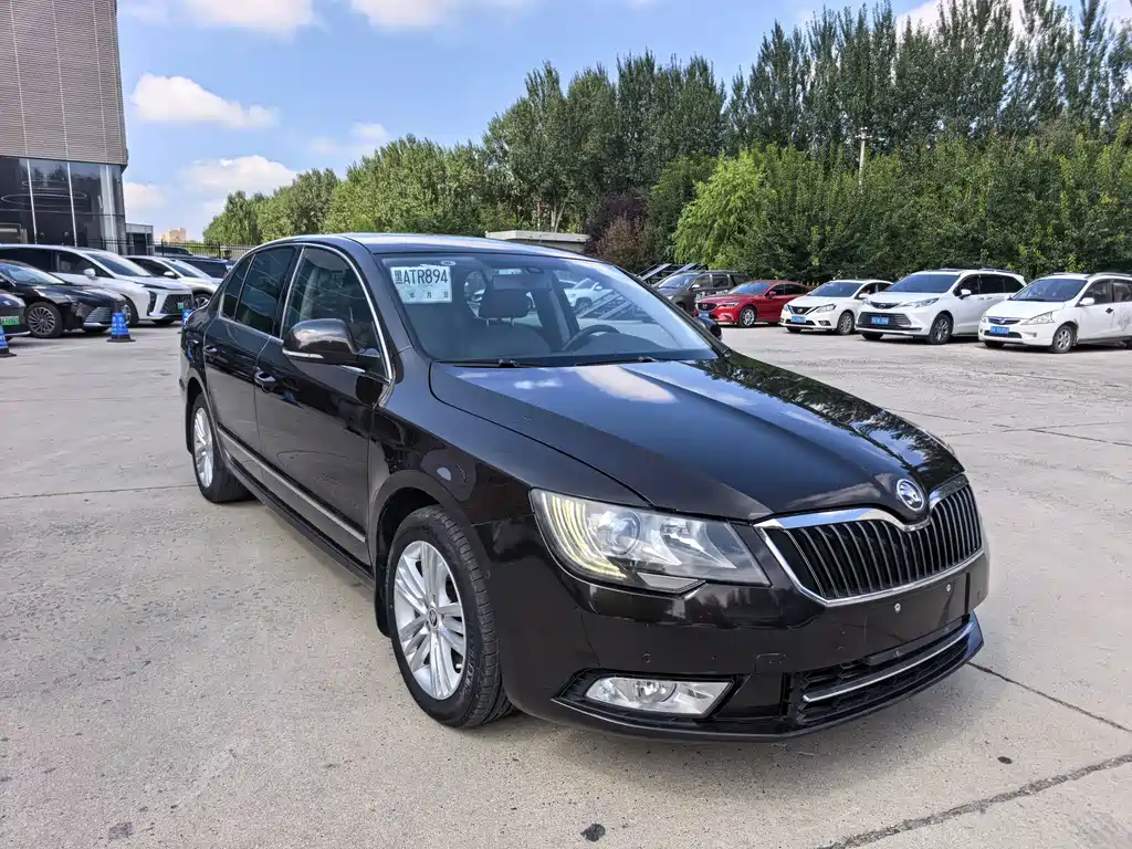 Skoda Superb — миниатюра 3