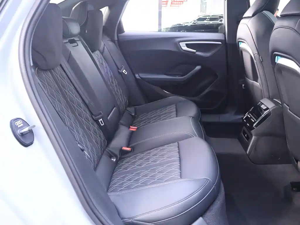 Audi A5L — миниатюра 22