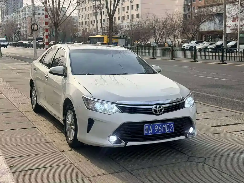Toyota Camry — миниатюра 2