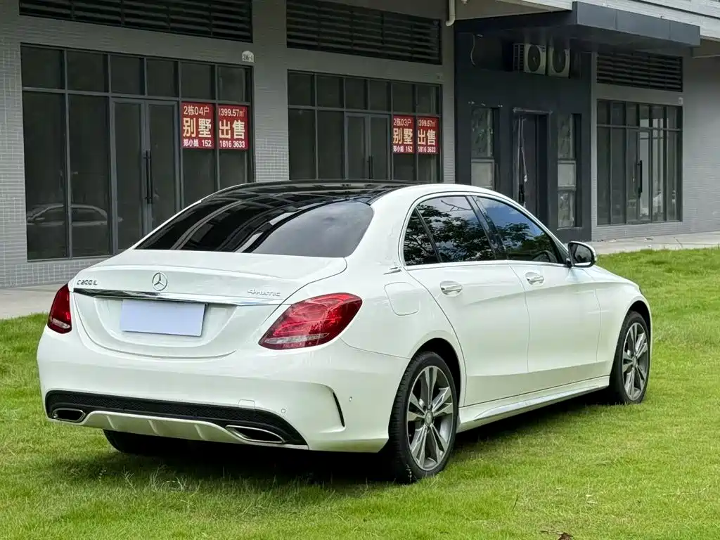 Mercedes-Benz C-Class — миниатюра 8